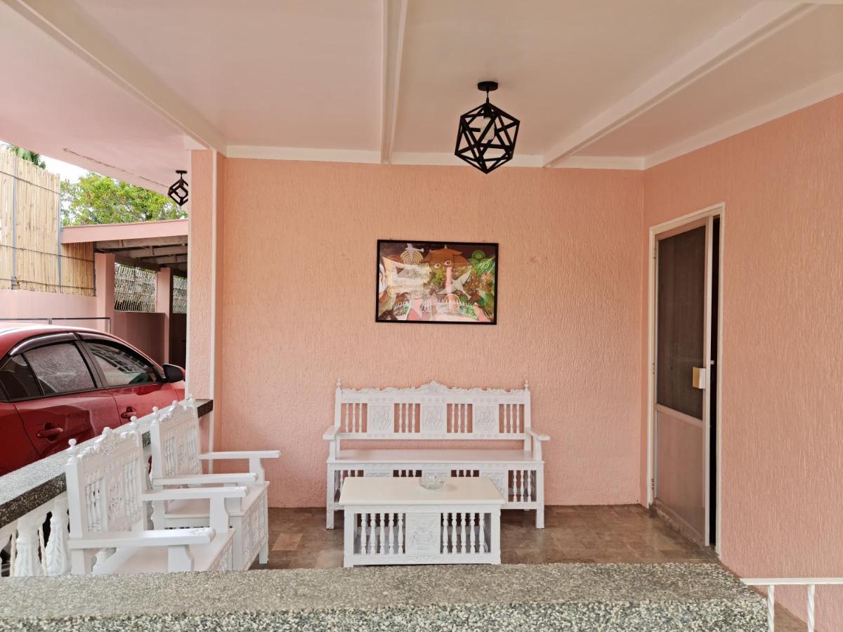 Vila 150 Lucap Road Alaminos Exteriér fotografie